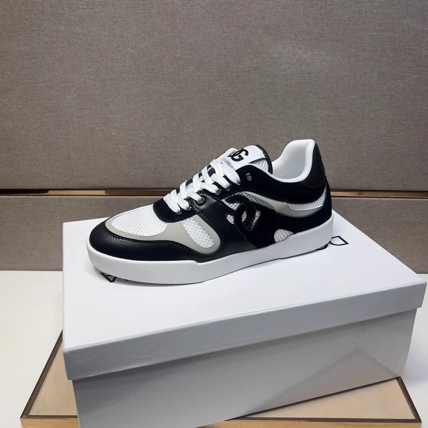 ⬛️Men's men's shoes💰p440【DG～】couple casual shoes 2025z cabinet sales simultaneously 🔶Size: 35-44#️⃣ 🔷2 colors🔜The upper is made of multi-material splicing➕Mesh lining, comfortable and breathable, sole: original comfortable and wear-resistant outsole, ⚠️real thing📱photographed🎬real thing is better📢📢📢